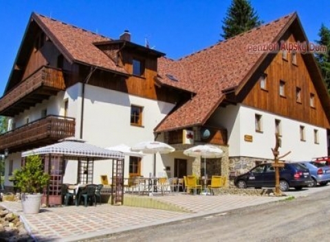 Letná dovolenka v rodinnom penzióne Alpský Dům na Šumave s polpenziou + 1 dieťa do 15 rokov ZDARMA.