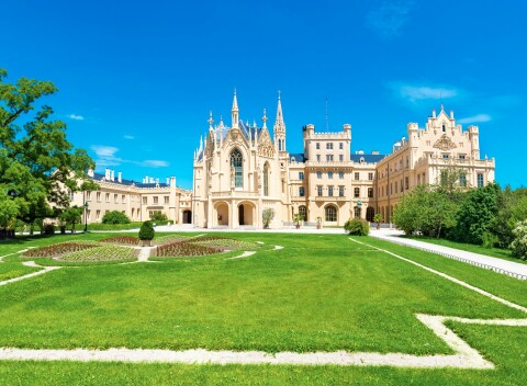 Lednice v Penzióne U Zámku až pre 4 osoby s raňajkami formou bufetu, vínom a požičaním bicyklov.