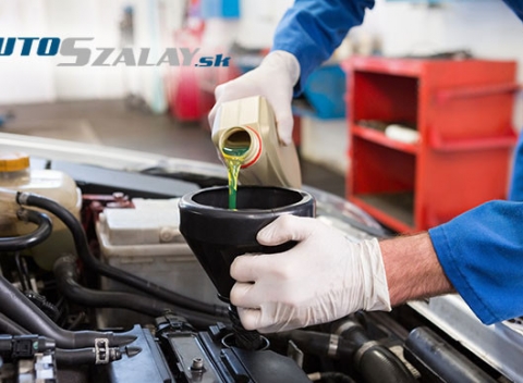 Výmena oleja a olejového filtra s materiálom. Prenechajte túto starosť na profesionálov v autoservise Szalay. 