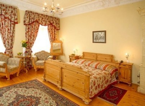 Karlove Vary luxusne s polpenziou, wellness balíčkom a bazénom - po celý rok.