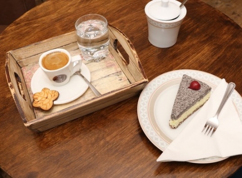 Oddýchnite si pri dobrej káve a koláčiku podľa výberu v kaviarni Empatia.