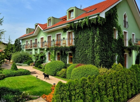 Leto v Piešťanoch s wellness a možnosťami prechádzok a cykloturistiky v Penzióne Tematín***.