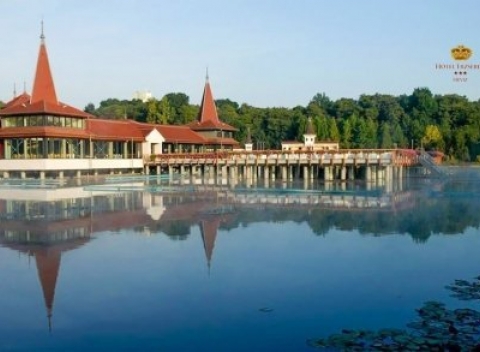 Hévíz s neobmedzeným wellness, vstupenkou k termálnemu jazeru a polpenziou.