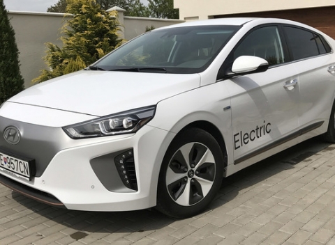 Nezabudnuteľný zážitok - hodinová jazda na elektromobile Hyundai IONIQ.