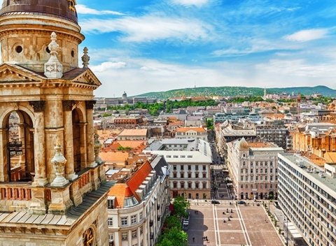4* romantika a história v uliciach metropoly Maďarska, s raňajkami a welcome drinkom.
