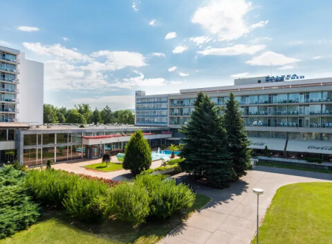 Liečebné pobyty s polpenziou v hoteli Splendid na kúpeľnom ostrove Piešťany.