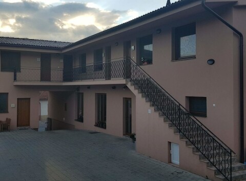 Víkend pre dvoch v centre Bojníc, kúsok od zámku a kúpeľov v apartmánoch Maly Princ.