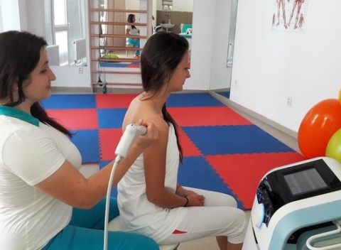 Liečebná rázová vlna BTL – 6000 SWT Topline - obrovské množstvo energie na postihnuté miesto.