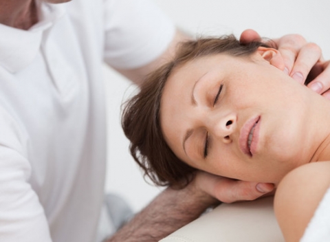 Kraniosakrálna terapia na harmonizáciu celého nervového systému a posilnenie imunity.