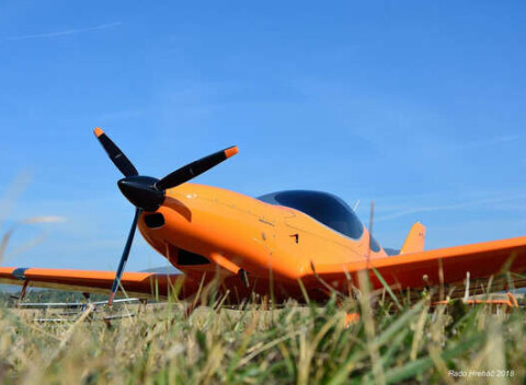 Zážitkový let pre 1 osobu na skvelom dizajnovom lietadle Bristell alebo TECNAM.