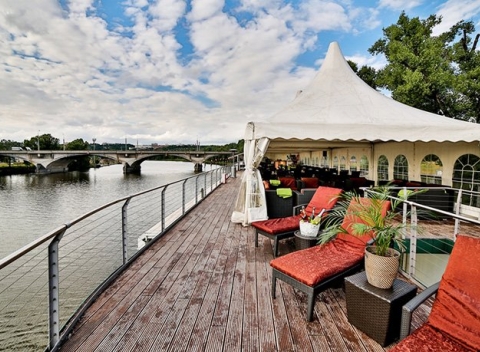 Netradičné a romantické ubytovanie na lodi, komfortné kabíny a wellness na Rohan Boat Prague****.