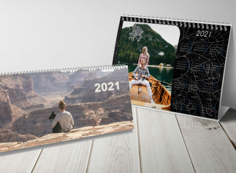 Stolový kalendár na rok 2022 s fotografiami podľa vlastného výberu - týždenný či dvojtýždenný variant.