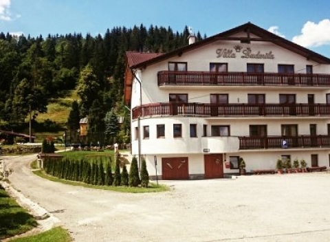 Kysucké Beskydy pre dvoch a pre rodiny s vírivkou so slanou vodou a polpenziou vo Villa Ľudmila.