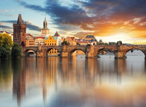 Luxusný 5* Hotel Urban Creme s vínom, skorším príchodom/neskorším odchodom a raňajkami.