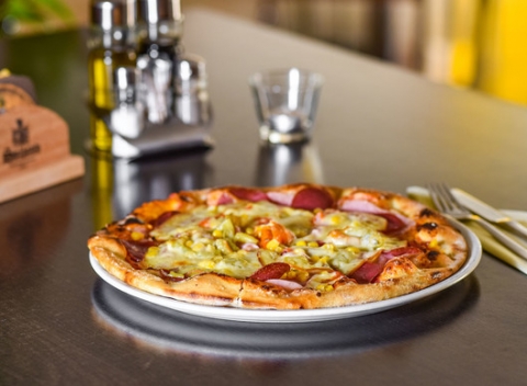 Talianska pizza podľa výberu až do 490 g v širšom centre Bratislavy. Príďte si pochutnať!