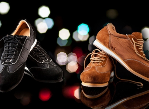 Štýlové unisex topánky Millionaire. Na výber z dvoch farebných variánt.