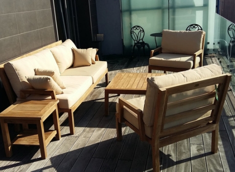 Zľava až do 40 % na odolný záhradný nábytok, vrátane podušiek k nábytku.