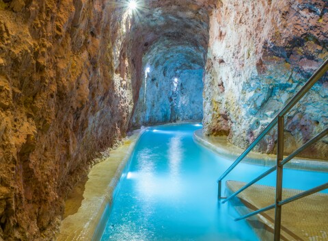 Miskolc Tapolca len 400 metrov od jaskynných kúpeľov v Hoteli Fortuna *** s wellness a polpenziou.