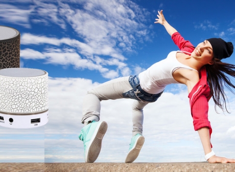 Multifunkčný LED mini reproduktor - ultra malý, prenosný so silným zvukom.