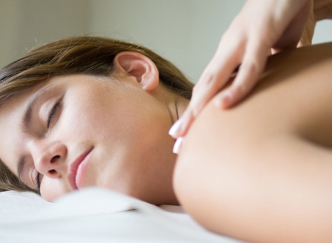 Objavte silu prírody, krásy, zdravia a vitality. Letné masážne balíky v salóne Shakya Shine.