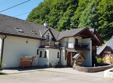 Letné dni na vrcholoch Nízkych Tatier v penzióne Dúhový pstruh s wellness a polpenziou.