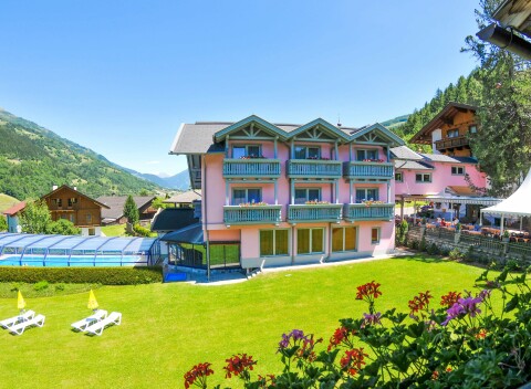 Rakúske Alpy: Hotel Margarethenbad **** s polpenziou, tenisom a neobmedzeným wellness (sauny, bazén).