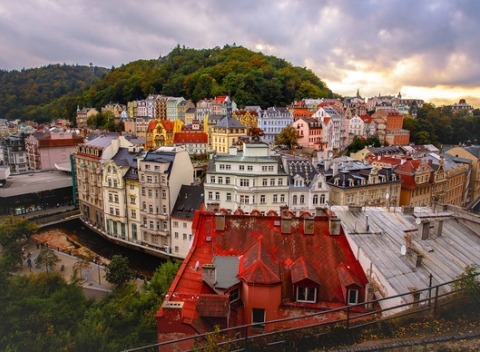 Kúpeľný pobyt s polpenziou a procedúrami pre dvoch a dieťa do 3r. zdarma v Hoteli Eliška v Karlových Varoch.