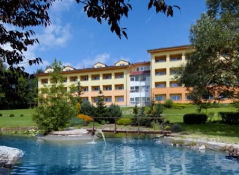 Komfortný pobyt na brehu Lipna v krásnom prostredí v 4* hoteli s bufetovými raňajkami.