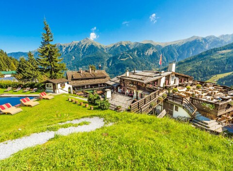 Vysoké Taury: Chalet Bellevue Alm s polpenziou a vstupom do 4* wellness a sauny.