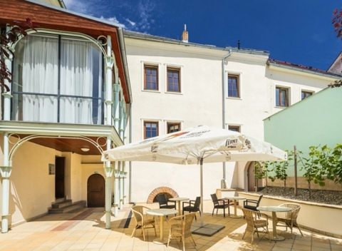 Unikátne vínne wellness v malebných Hustopečiach a polpenzia vo Wine wellness Hotel Centro****.