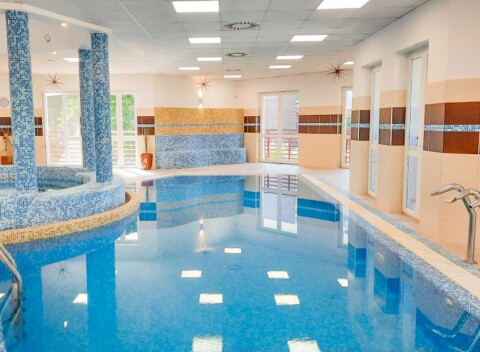 Maďarsko len 10 m od termálnych kúpeľov v Park Hoteli Harkány*** s polpenziou a neobmedzeným wellness + bazén.