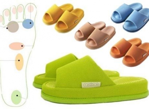 Kvalitné japonské zdravotné papuče stimulujú akupresúrne body, čím zmierňujú únavu.