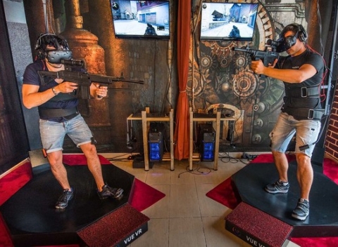 Virtuálna realita s reálnym pohybom + občerstvenie pre 1 až 10 ľudí, to je nezabudnuteľný zážitok.