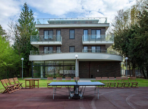 Oddych v pokojnom prostredí len 100m od brehu jazera Balaton v hoteli Zamárdi TOK s polpenziou.