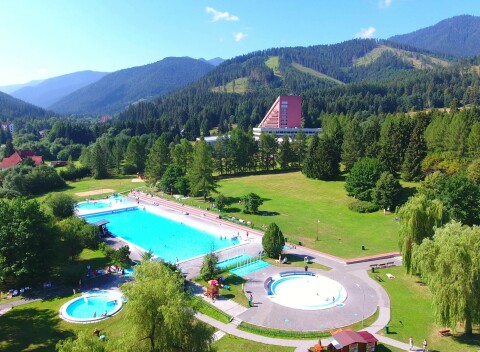 Termálny Relax v hoteli Sorea Máj v čarovnej prírode s bazénom a polpenziou.