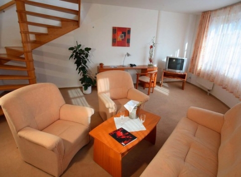 Jeseň v centre Liptova z pohodlia hotela Summit*** len pár krokov od vodného parku Bešeňová.