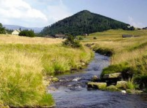 Jizerské hory s polpenziou, saunou a horskými bicyklami pre dvoch alebo rodinu v Hoteli Maxov***.