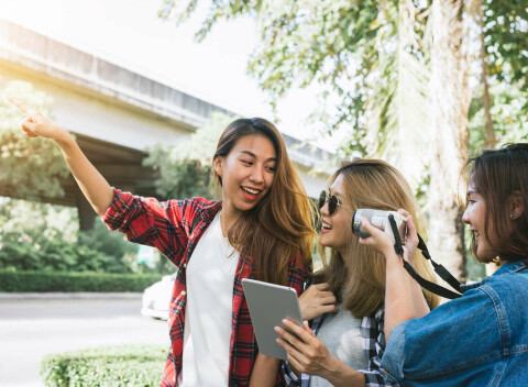 Outdoorová úniková hra Lov na agenta po centre Bratislavy pre 2 - 24 hráčov, aj pre deti od 10 rokov.