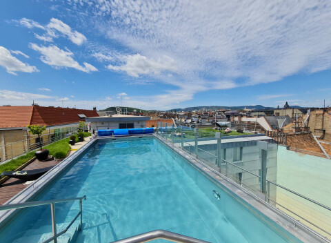 Hotel Continental**** v historickom centre Budapešti s jedinečným strešným bazénom.