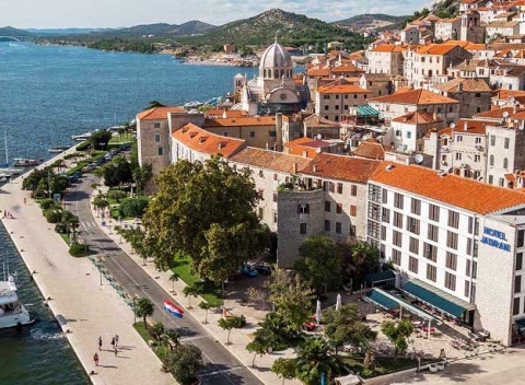More a historické centrum mesta Šibenik na dosah ruky zaručujú skvelú dovolenku.