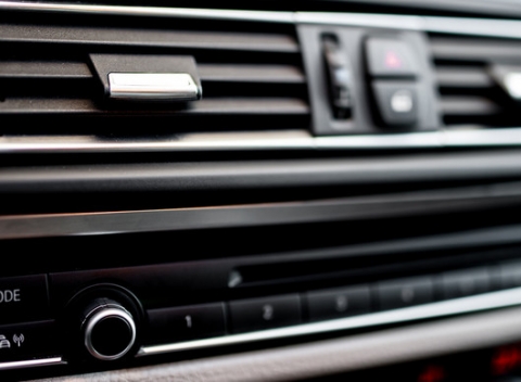 Kompletný servis klimatizácie a dezinfekcia auta ozónom v Auto Szalay.sk.