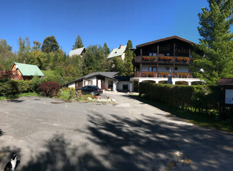 Penzión rodinného typu priamo v Starej Lesnej s dlhou platnosťou a raňajkami v cene.