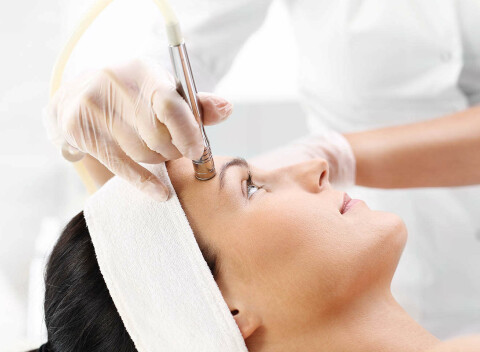 Nechirurgický lifting THERMAGE pre vypnutie pleti a odstránenie vrások.