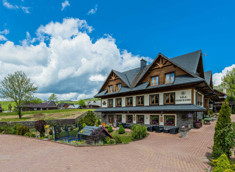 Relax s raňajkami vo Vile Panorama - len 2 km pešo od Chodníka korunami stromov.