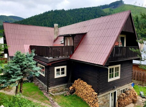 Relax na Liptove vo vynovenej drevenici pre 14 - 20 ľudí so súkromnou kaďou, saunou a výhľadom.
