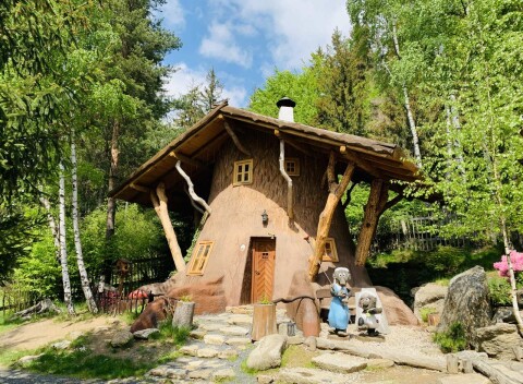 Pobyt v jedinečnej rozprávkovej dedinke Podlesíčko pre 2 dospelých + 2 deti do 12 r. zdarma.