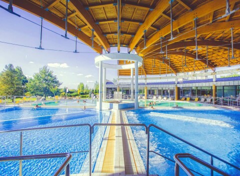 Jeseň pri slávnych termáloch Bükfürdő v penzióne Bajor*** s raňajkami, bazénom a privátnou saunou.