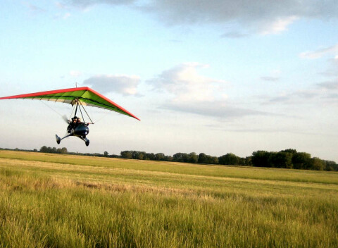Poznávací let motorovým rogalom ponad Nitru s bezpečného miesta za inštruktorom.