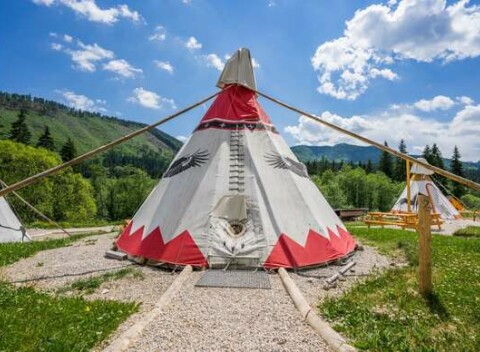 Jedinečné ubytovanie na Slovenku v Teepee stane, priamo v srdci Slovenského raja, na Ranči pod Ostrou skalou + raňajky.