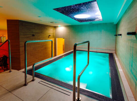 Wellness v hoteli Victoria**** s vychladeným pivom v ruke alebo priamo v pivnom kúpeli.